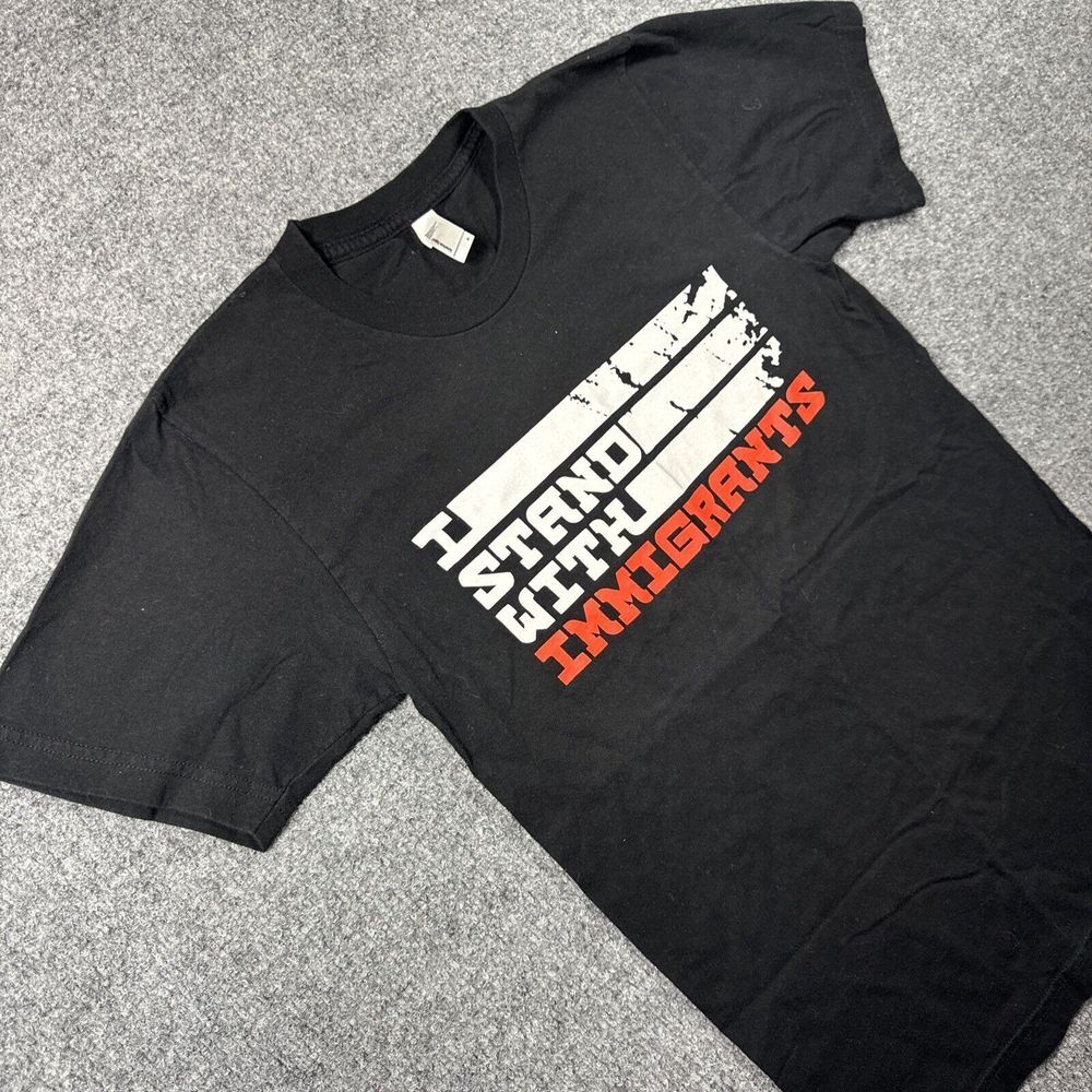 American Apparel‎ Men Sm I stand With Immigrants Political